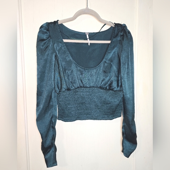 Free People Cropped and smocked boho chic Santiago Top Size Small Petite - Picture 7 of 12